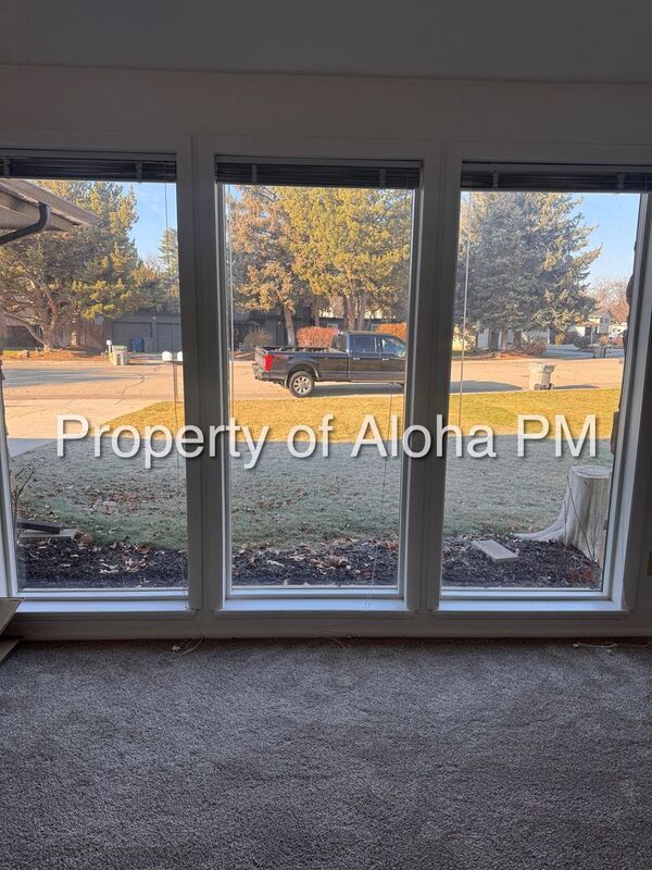 Photo - 4902 Sunderland Dr