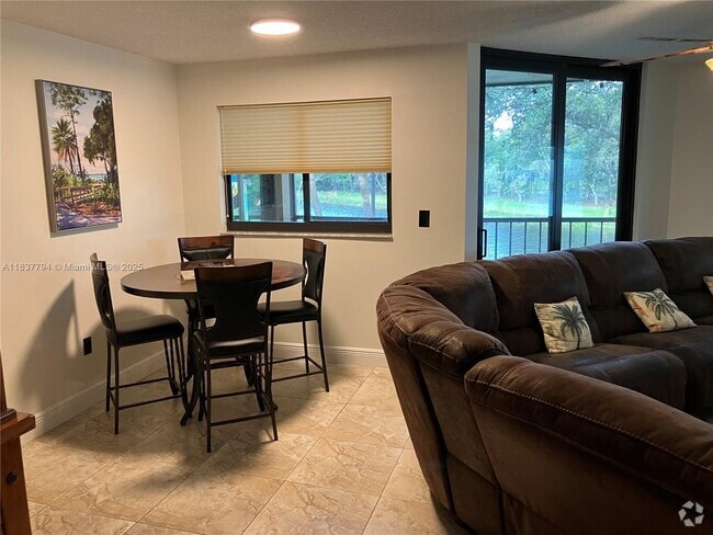Building Photo - 15405 N Miami Lakeway Unit 209 Rental