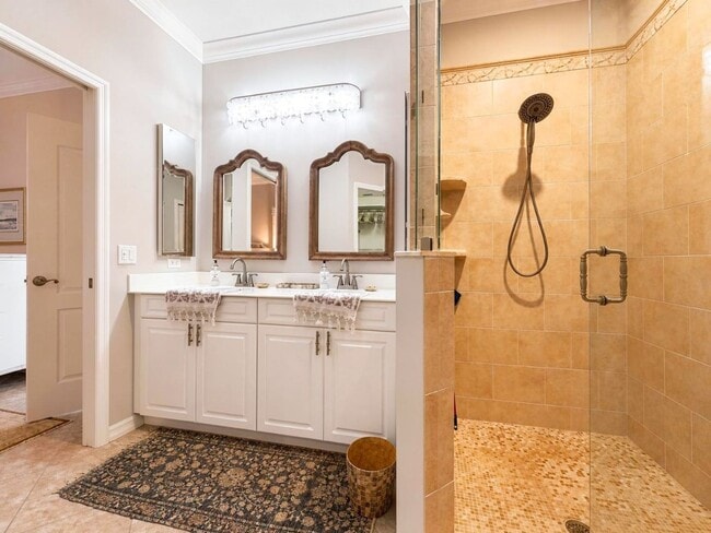 Photo - Beautifully furnished 2-bedroom and den, 2-bath in Sterlling Oak