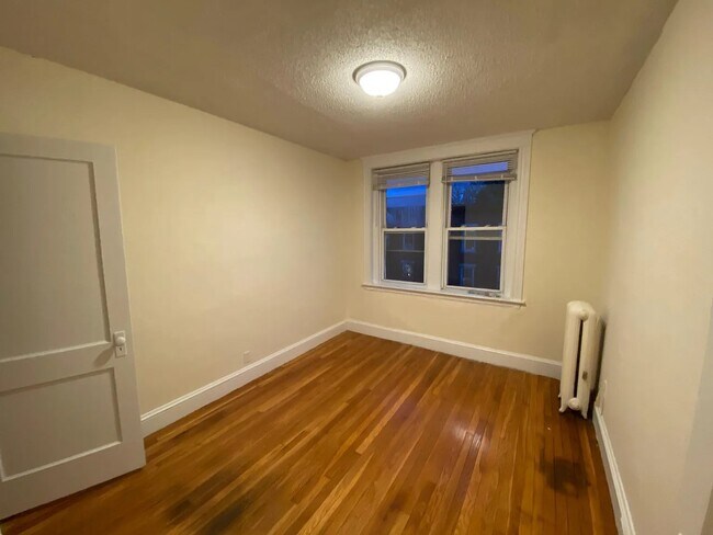Photo - 8 Barrows St Unit 4