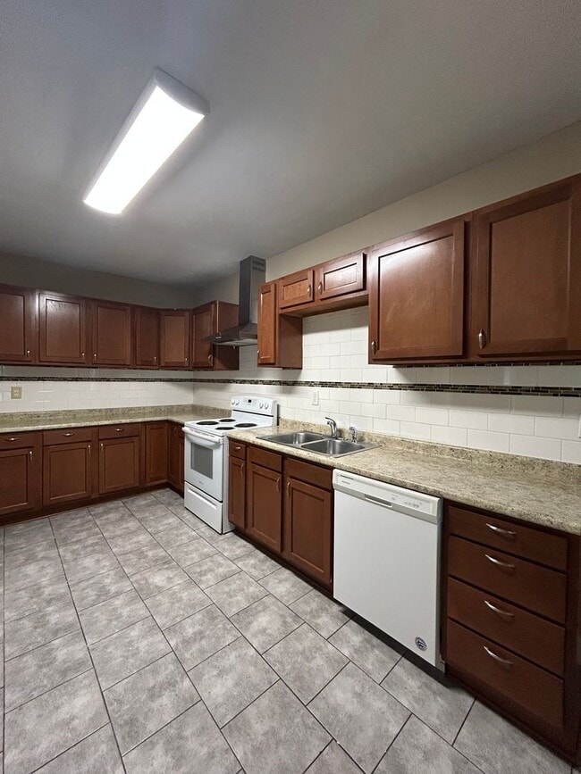 Photo - Timeless Charm Meets Modern Comfort – Spacious 3 Bedroom Duplex Near Downtown Omaha