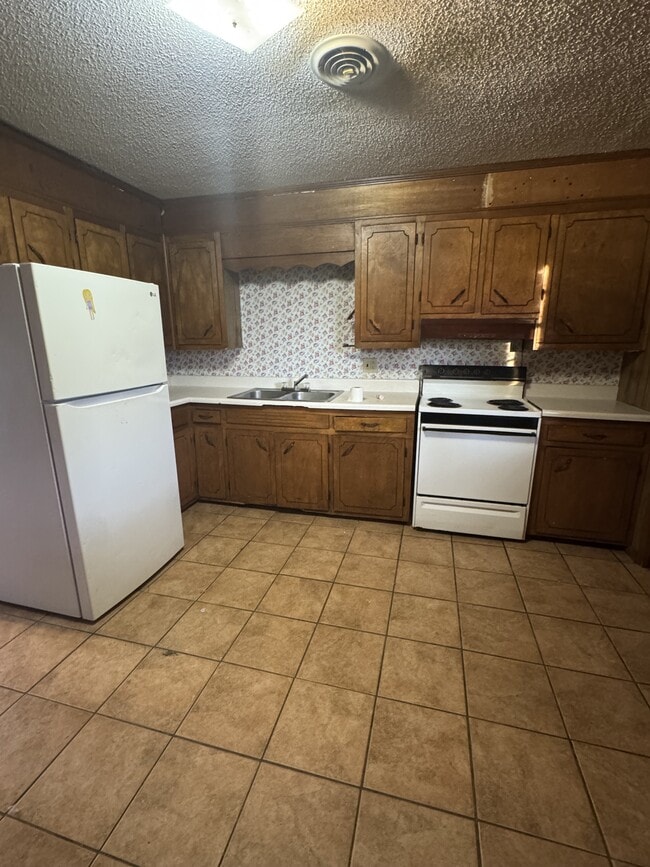 Photo - 1206 Rosewood Dr