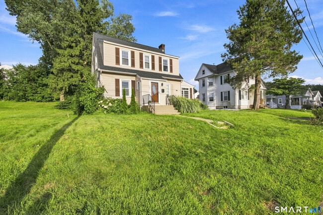Photo - 109 Johnson St