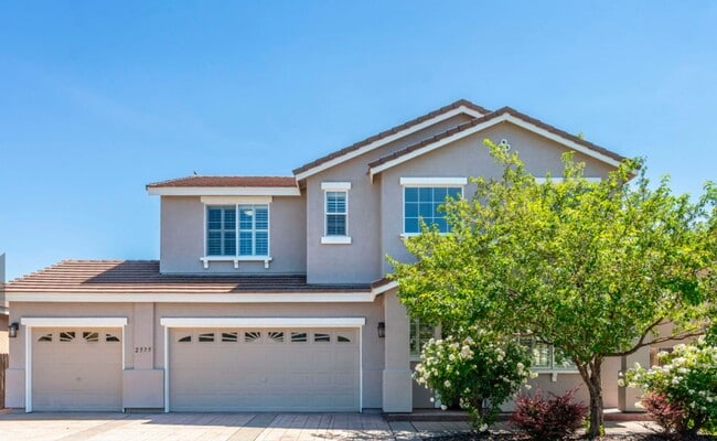 Building Photo - Stunning Like New South Reno 4 Bedroom