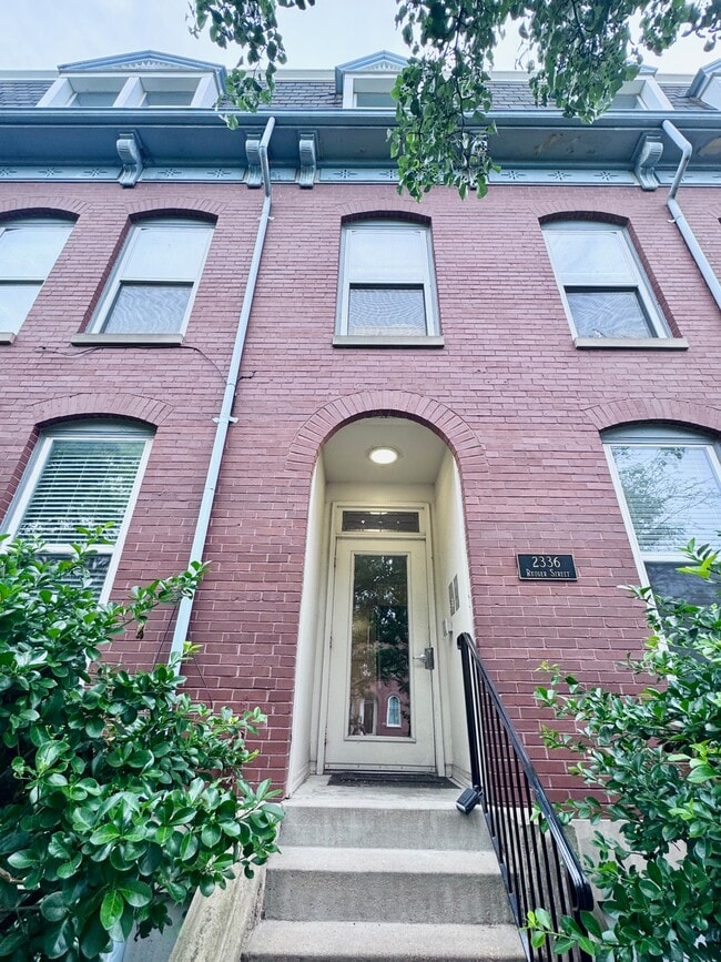 Building Photo - 2336 Rutger St Unit 2336 Rutger #C