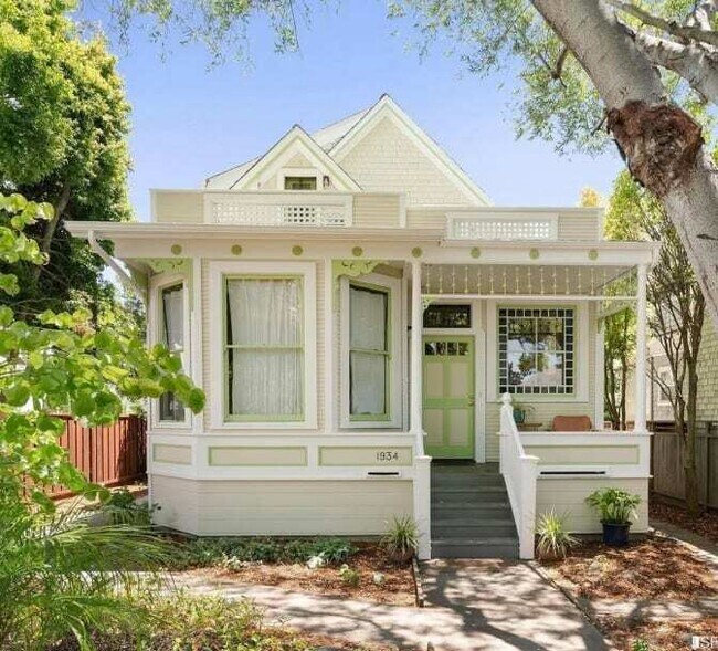 Photo - 1934 Stuart St