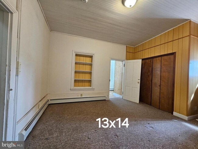 Photo - 112 W Franklin St