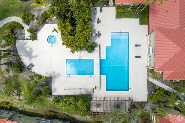 Photo - Venetian Gardens at Country Club of Miami