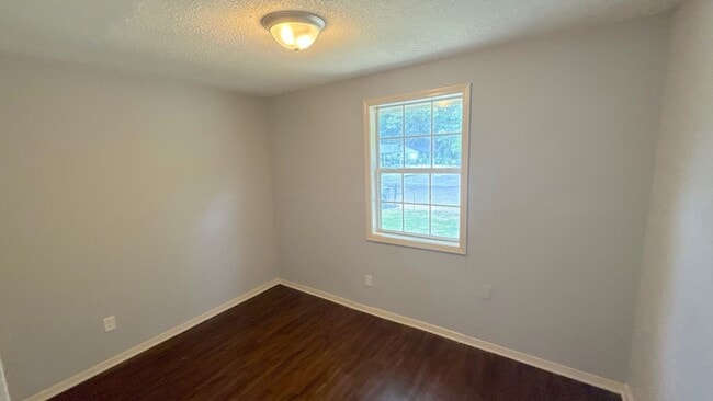Photo - 1734 Wildrose St