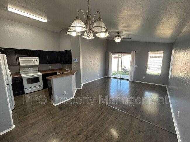 Photo - 15808 W Yavapai St