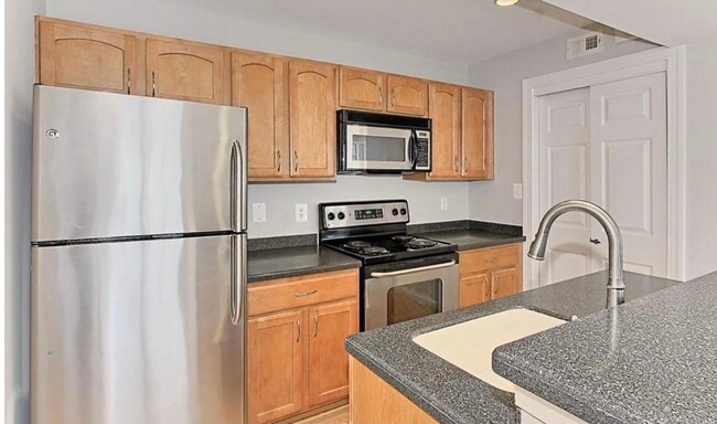 Building Photo - 3906 Penderview Dr Unit Penderbrook