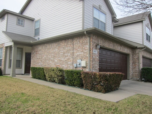 Townhome For Lease in Plano - Townhome For Lease in Plano