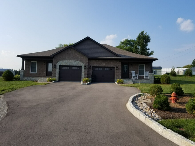 Building Photo - 152 Hayden Dr Rental
