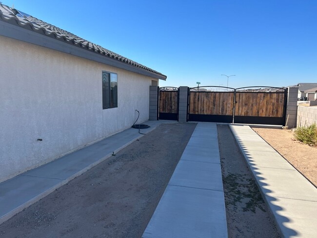 Photo - San Luis AZ, Three Bedroom 2 Bath Corner Lot Home with Additional Parking