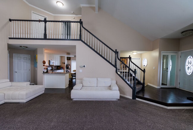 Photo - 25037 Brett St