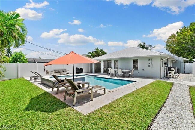 Photo - 521 102nd Ave N