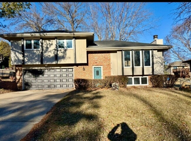 Building Photo - 3324 S 159th St