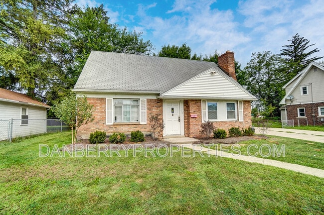 Photo - 1115 Secor Rd