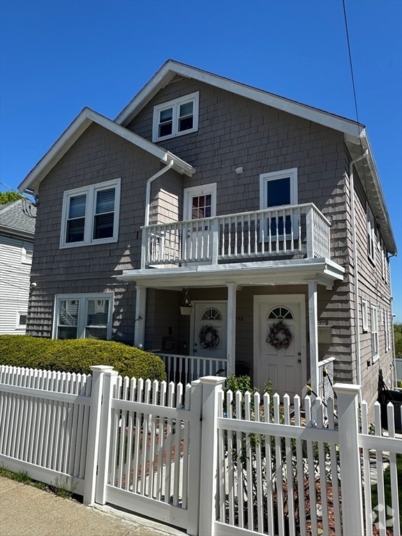 Building Photo - 598 Beech St Unit 2 Rental