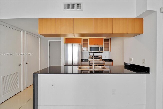 Photo - 1750 N Bayshore Dr Unit 3905