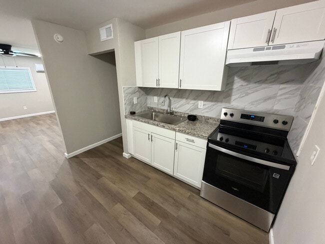 Photo - Room in Apartment on Gresham Park Dr
