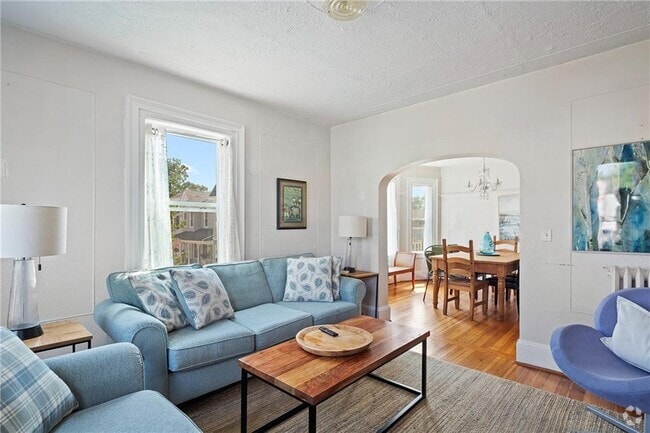 Building Photo - 7 Carroll Ave Unit 2 Rental