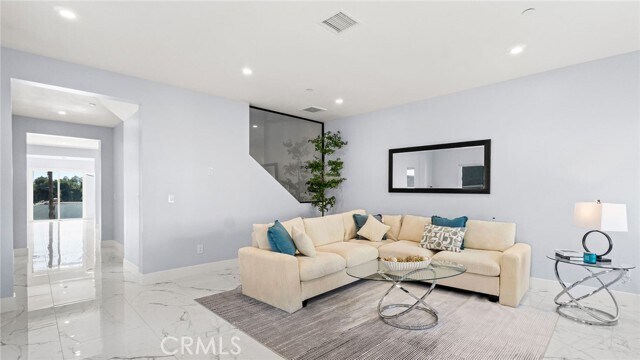 Photo - 420 S Hill St