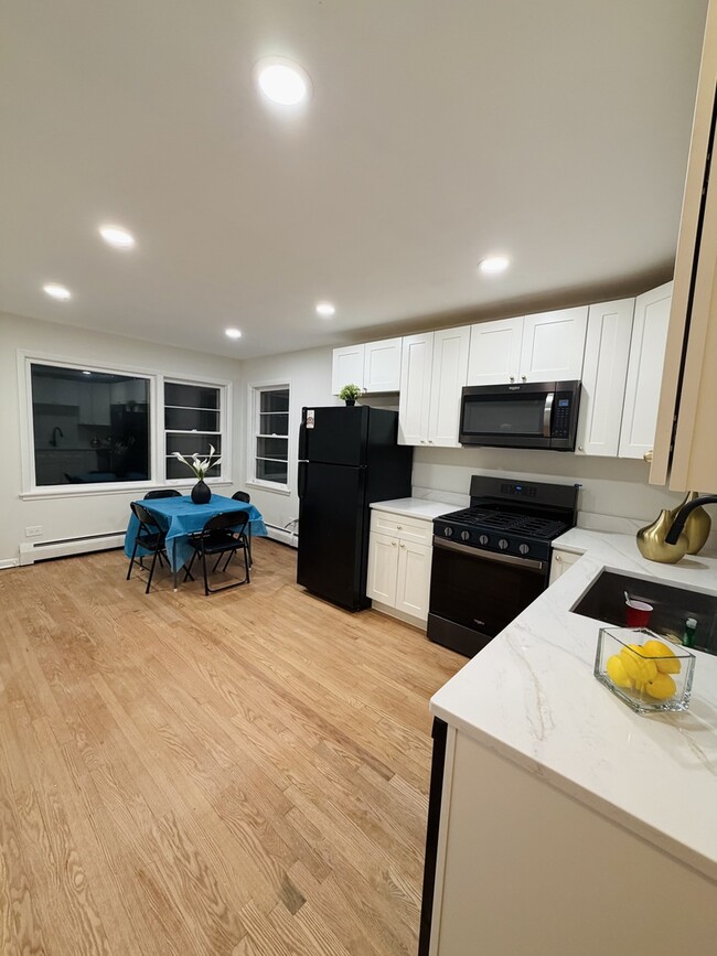 Photo - 2308 Oakton St