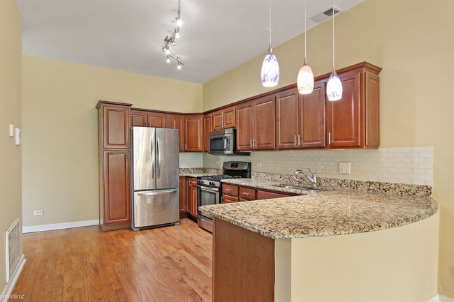 3 br, 2 bath Condo - 4527 South Saint Lawr... - 3 br, 2 bath Condo - 4527 South Saint Lawr...