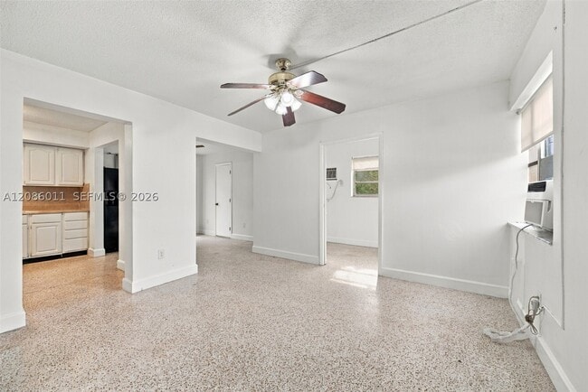 882 NW 2nd St