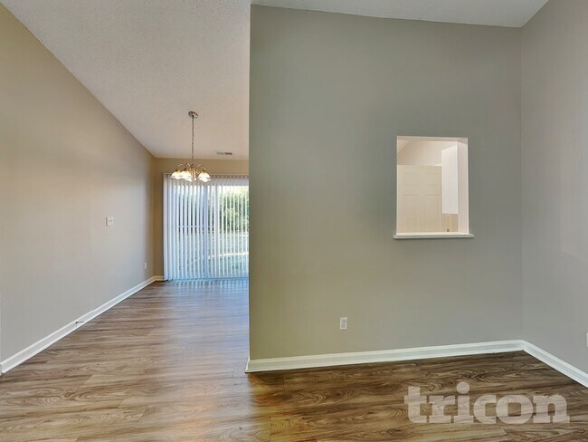 Photo - 4312 Windjammer Ct SW