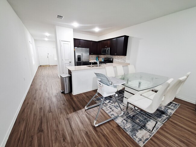 Photo - 14309 Sandrock Bnd