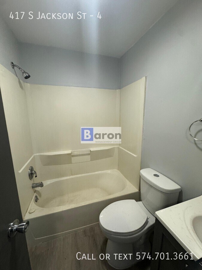 Photo - 417 S Jackson St Unidad 4