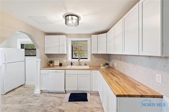 Photo - 4422 Overland Pkwy