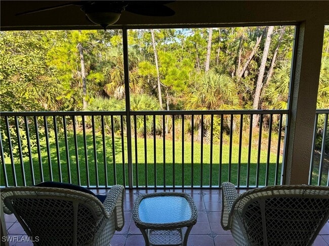 Building Photo - 913 Carrick Bend Cir Unit 202