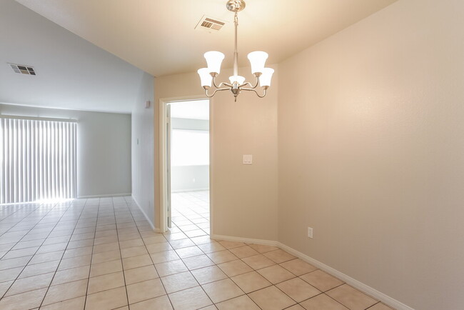 Photo - 477 Wright Way