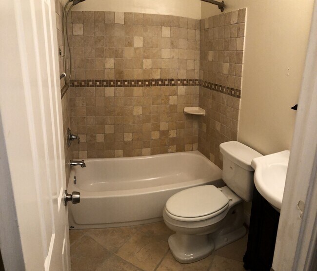 Photo - 6644 Hillandale Rd