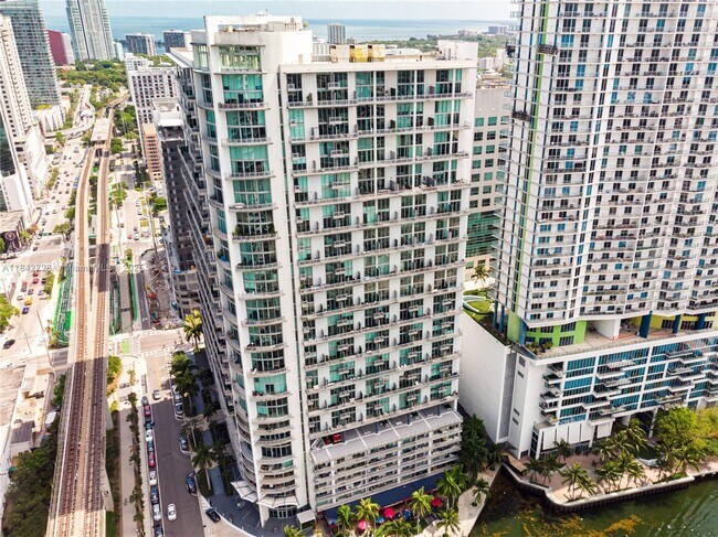 Building Photo - 690 SW 1st Ct Unit 1001 Rental