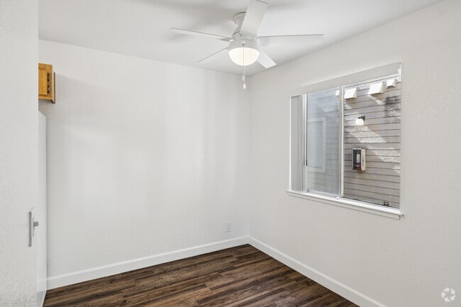 1BR, 1BA - 615SF - Dining Room