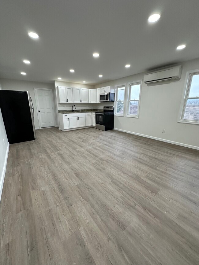 Photo - 536 Beech St Unit 2