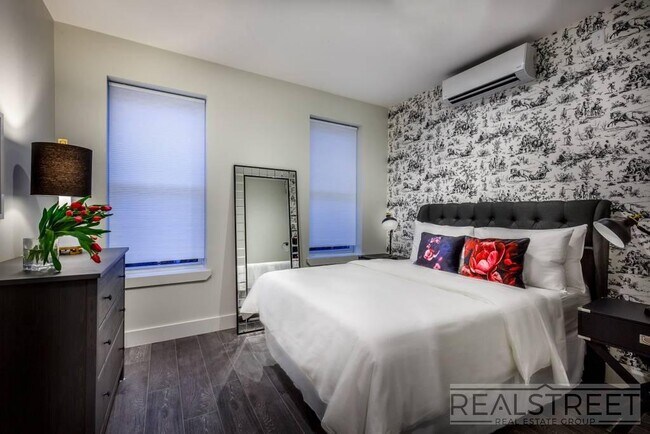 Photo - Stunning NEW 2 BED in Cobble Hill! Unit 4R