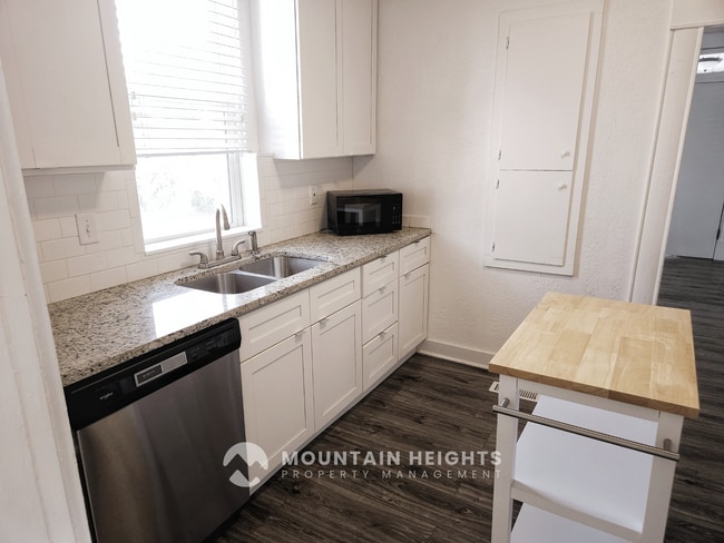 Photo - 1074 E Kensington Ave