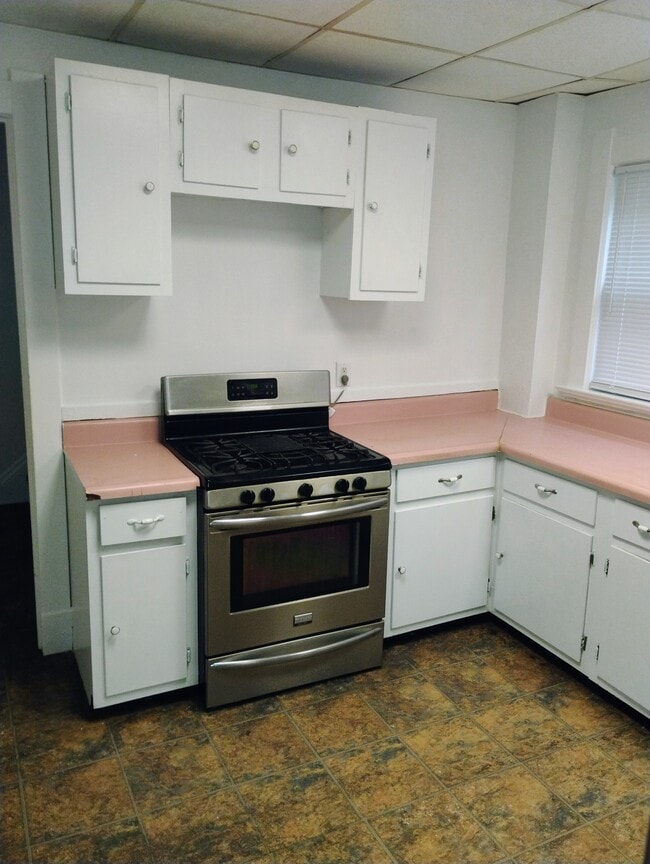 Photo - 1122 Pinewood Ave