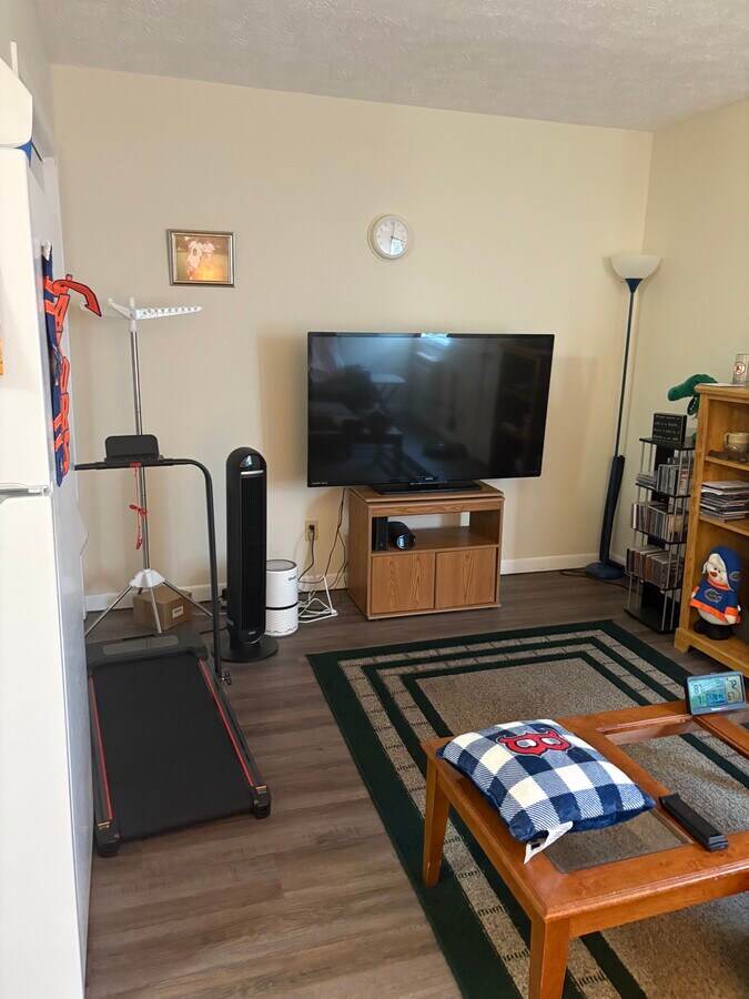 Photo - Hill Crest Court Apartments 3 Unit 3