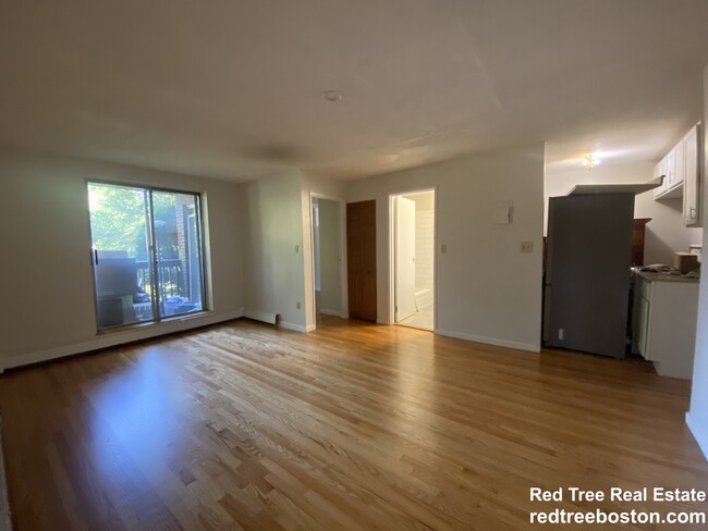 Building Photo - 142 Kenrick St Unit 3 Rental