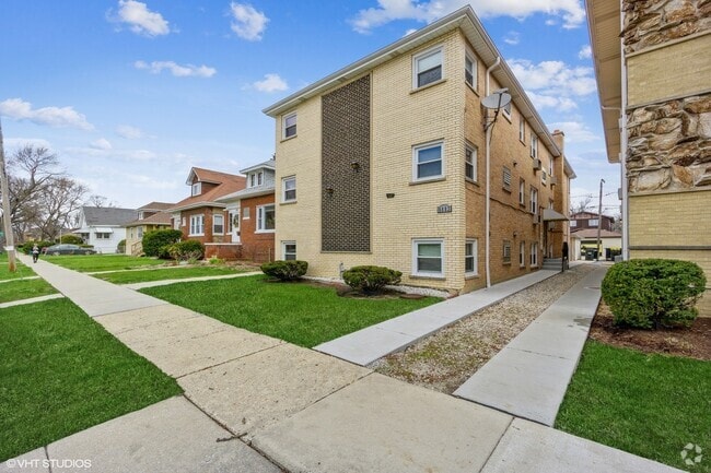 Building Photo - 6883 N Northwest Hwy Unit 2R Rental