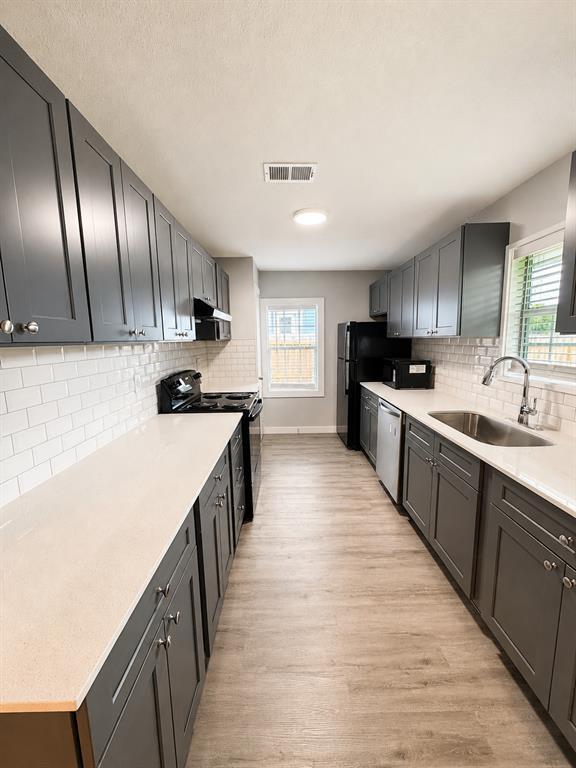 Photo - 1906 E Avenue G