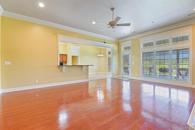 Photo - 8318 Chadburn Way