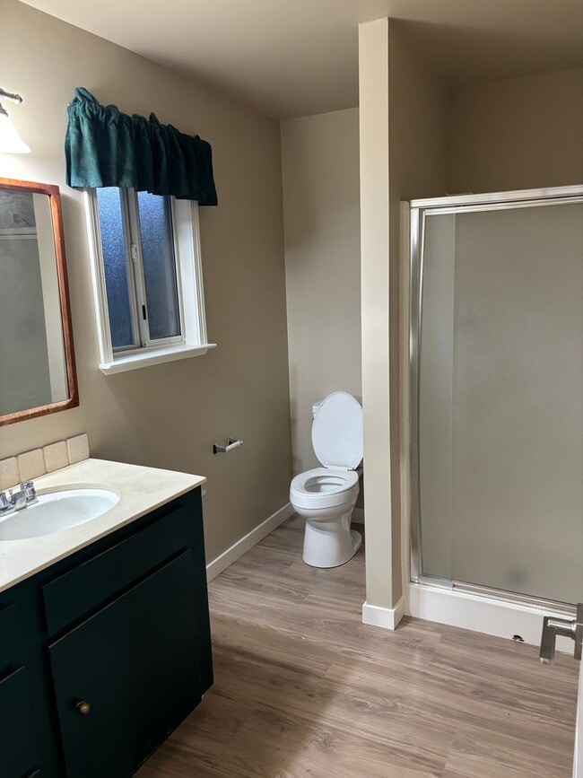 Photo - Available now! 1bed/1bath Great Neighborhood!