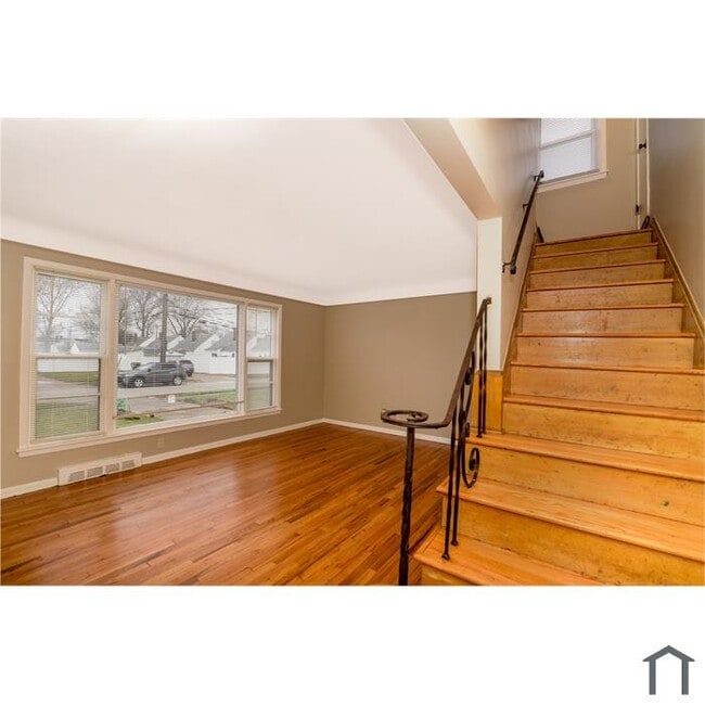 Building Photo - 5755 Turney Rd Rental